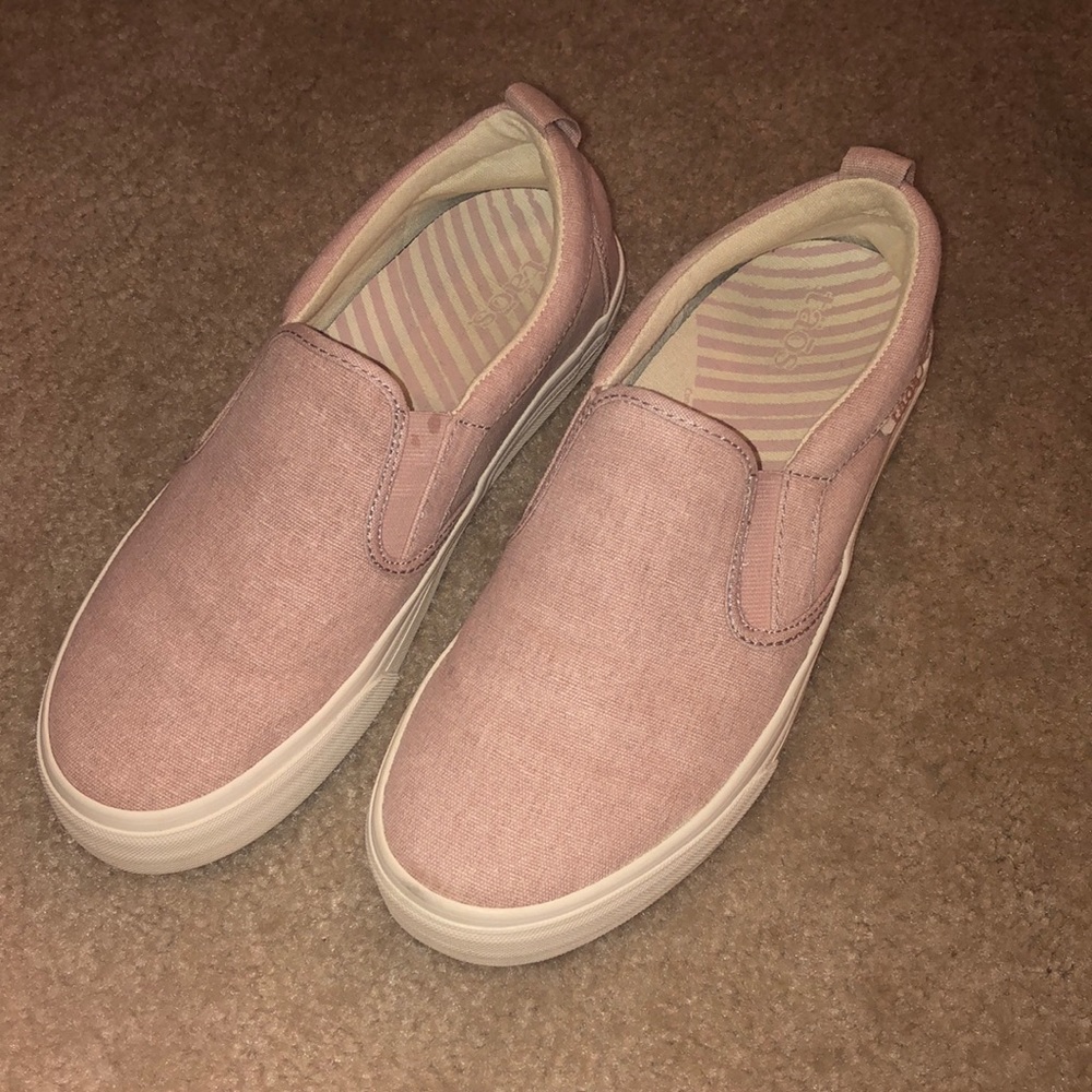 Taos Footwear Shoes
